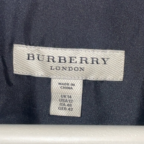 Gorgeous, black and gray silk checked Burberry wrap dress size 12 - Picture 2 of 9